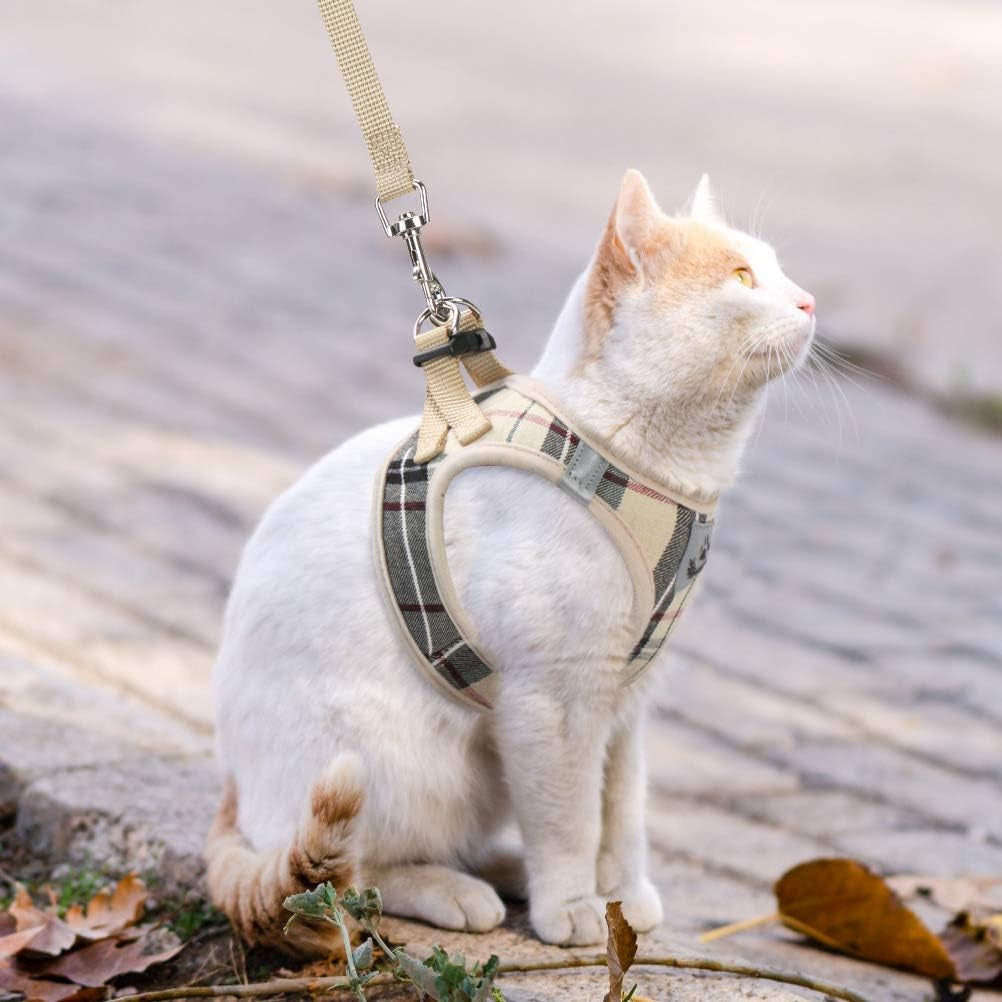 Soft Mesh Cat Harness and Leash Set, Escape Proof Vest Harnesses for Outdoor Walking with Classic Plaid Pattern Adjustable Breathable